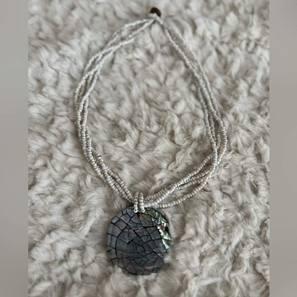 Elegant Mosaic Pendant Beaded Necklace